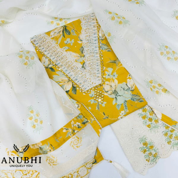 EMBROIDERED COTTON🌼   “Step into timeless elegance with this beautiful Embroidered Cotton suit set paired with a stunning Embroidered Cotton Dupatta”🌟