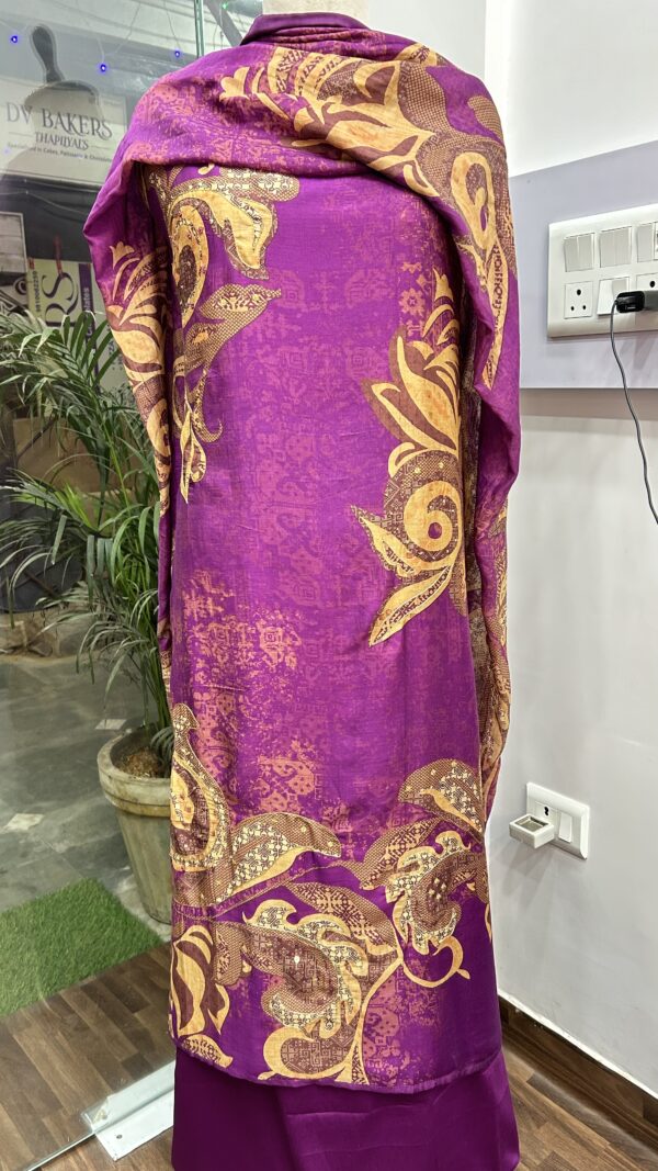 EMBROIDERED MUSLIN✨  Beautiful Embroidered Muslin suit paired with a Printed  Muslin dupatta is a timeless statement.