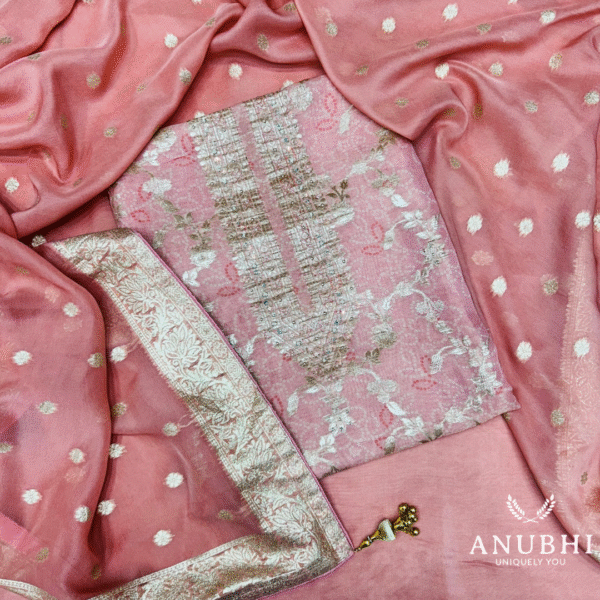 Embroidered Silk🌟  “Step into timeless elegance with this beautiful Embroidered Silk suit set paired with a stunning Embroidered Silk Dupatta”