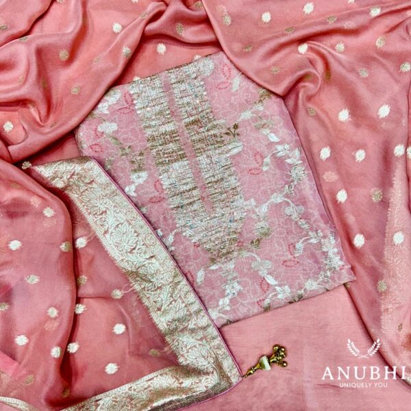 Embroidered Silk🌟  “Step into timeless elegance with this beautiful Embroidered Silk suit set paired with a stunning Embroidered Silk Dupatta”