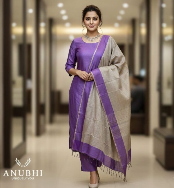 RAW SILK✨  Raw silk is known for its natural, slightly textured feel and beautiful matte finish, making it a popular fabric for special occasions.🌟