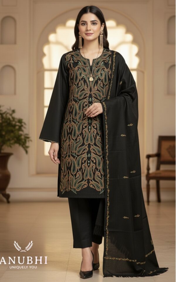 KASHMIRI EMBROIDERED | WOOLEN✨  A Kashmiri Aari Embroidered Unstitched Pure Woolen suit popular for its elegance and timeless appeal.😍
